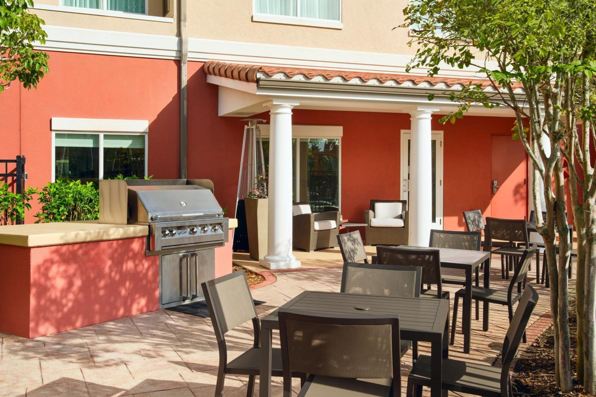 Residence Inn By Marriott Fort Myers At I-75 And Gulf Coast Town Center Эстеро Экстерьер фото